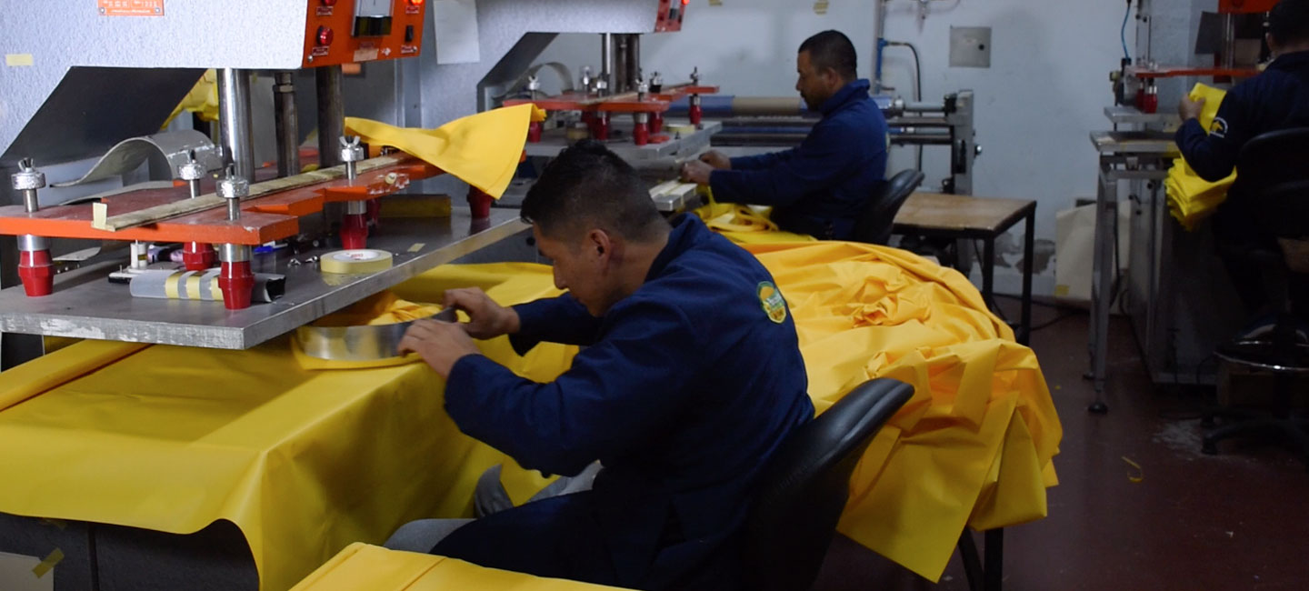 protecziona-fabrica-de-impermeables-en-quito-ecuador